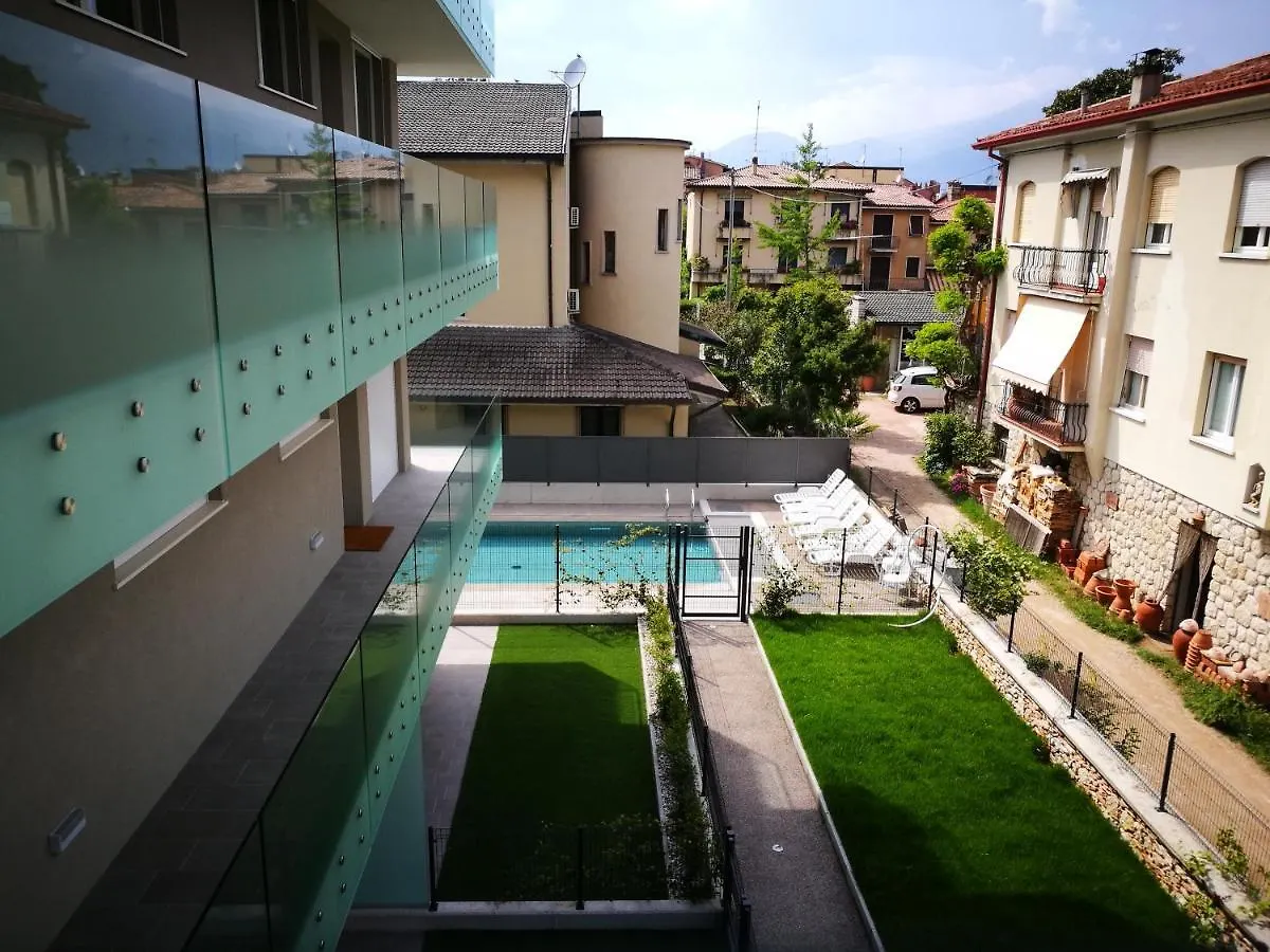 Suite Laura - Torri Del Benaco 0*,  Italy